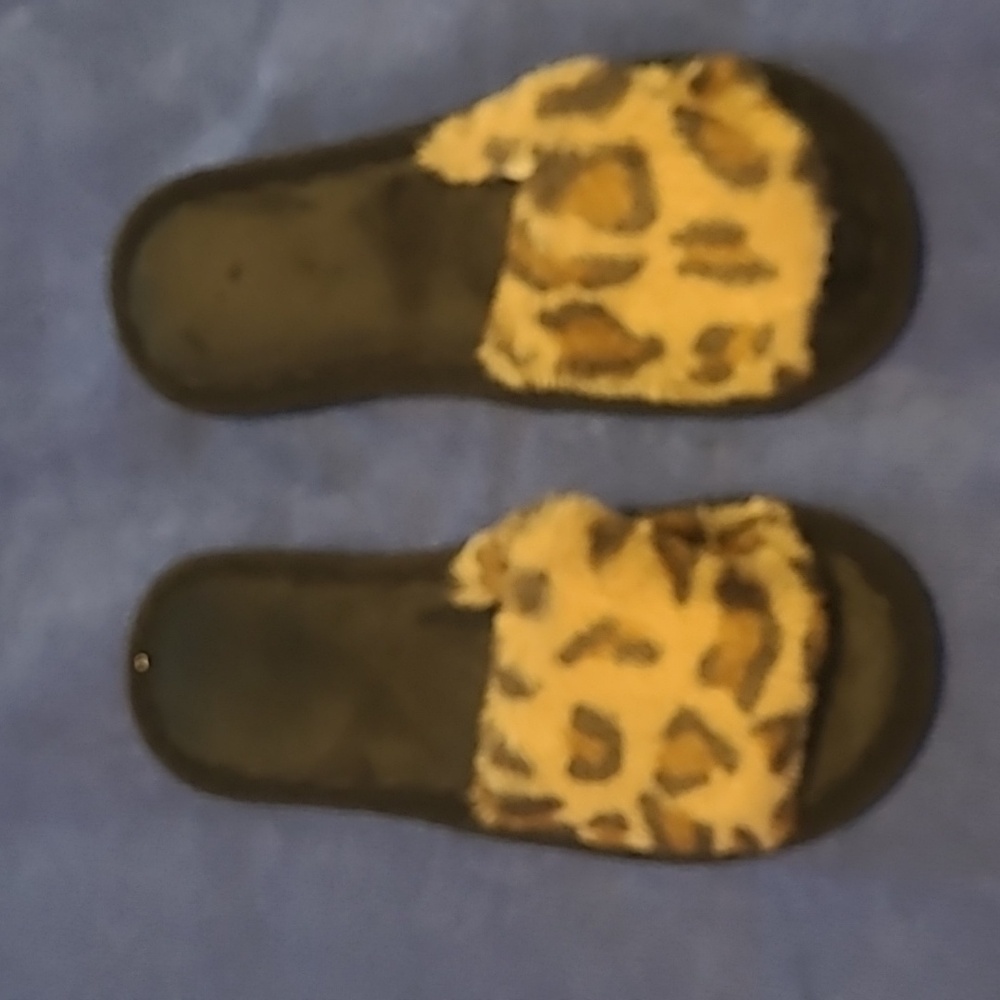 Womens slippers